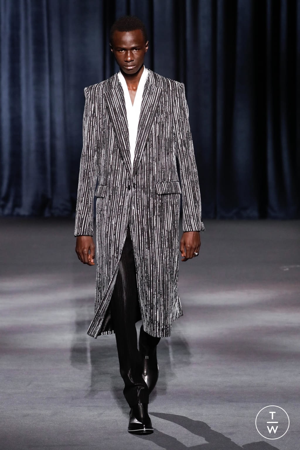 Fashion Week Paris Fall/Winter 2018 look 59 from the Givenchy collection 男装