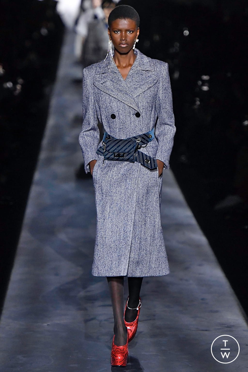 Fashion Week Paris Fall/Winter 2019 look 5 from the Givenchy collection womenswear