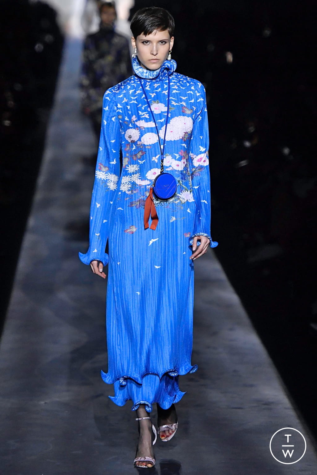 Fashion Week Paris Fall/Winter 2019 look 32 from the Givenchy collection womenswear