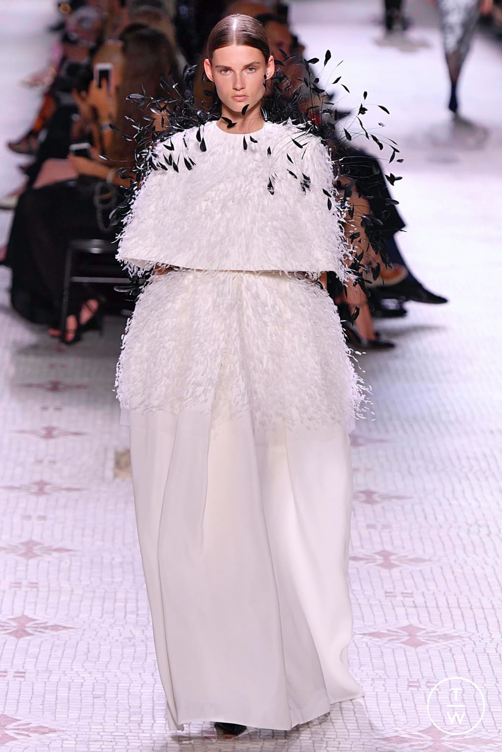 Fashion Week Paris Fall/Winter 2019 look 42 de la collection Givenchy couture