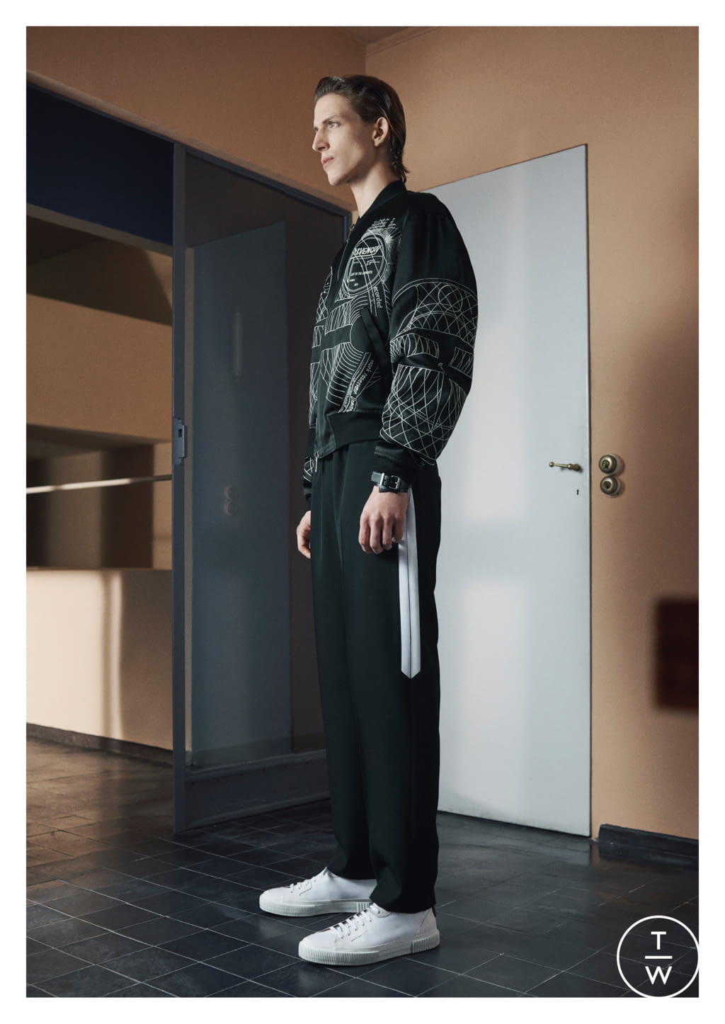 Fashion Week Paris Pre-Fall 2019 look 21 from the Givenchy collection menswear