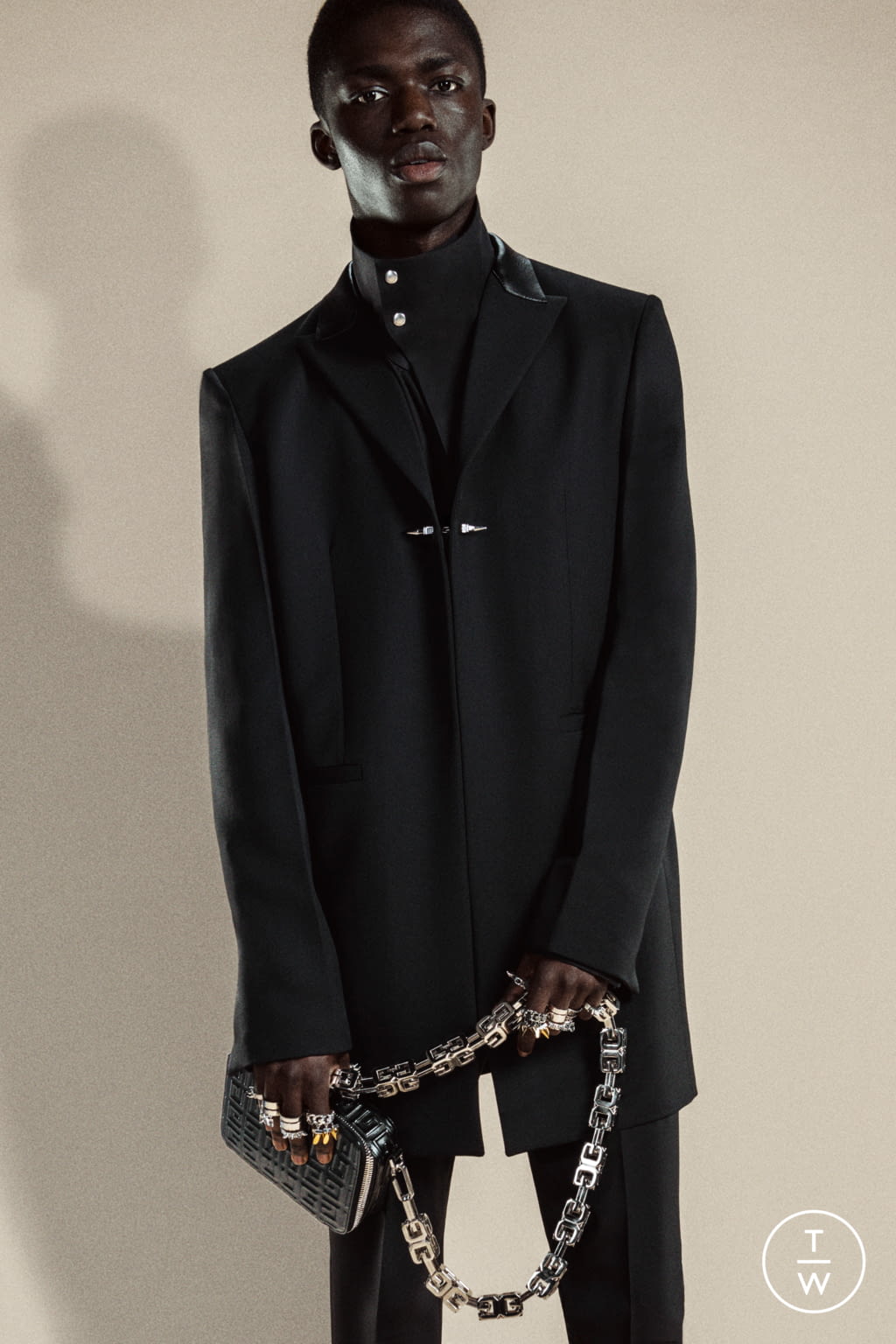 Fashion Week Paris Pre-Fall 2021 look 2 from the Givenchy collection womenswear