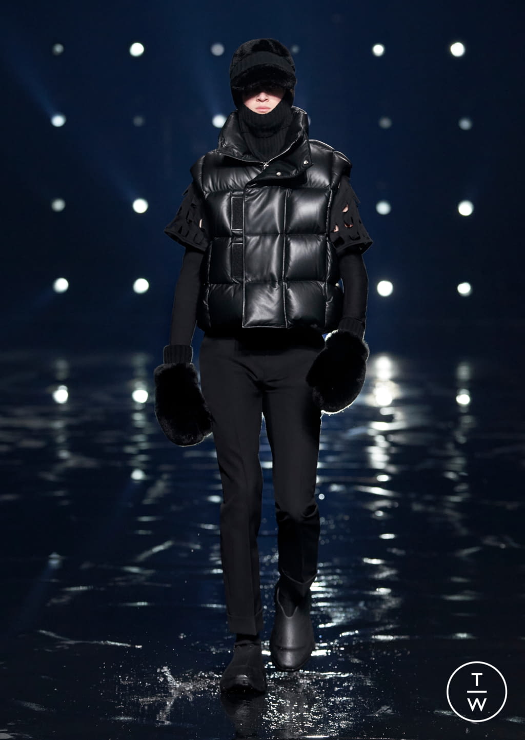 Fashion Week Paris Fall/Winter 2021 look 5 de la collection Givenchy womenswear