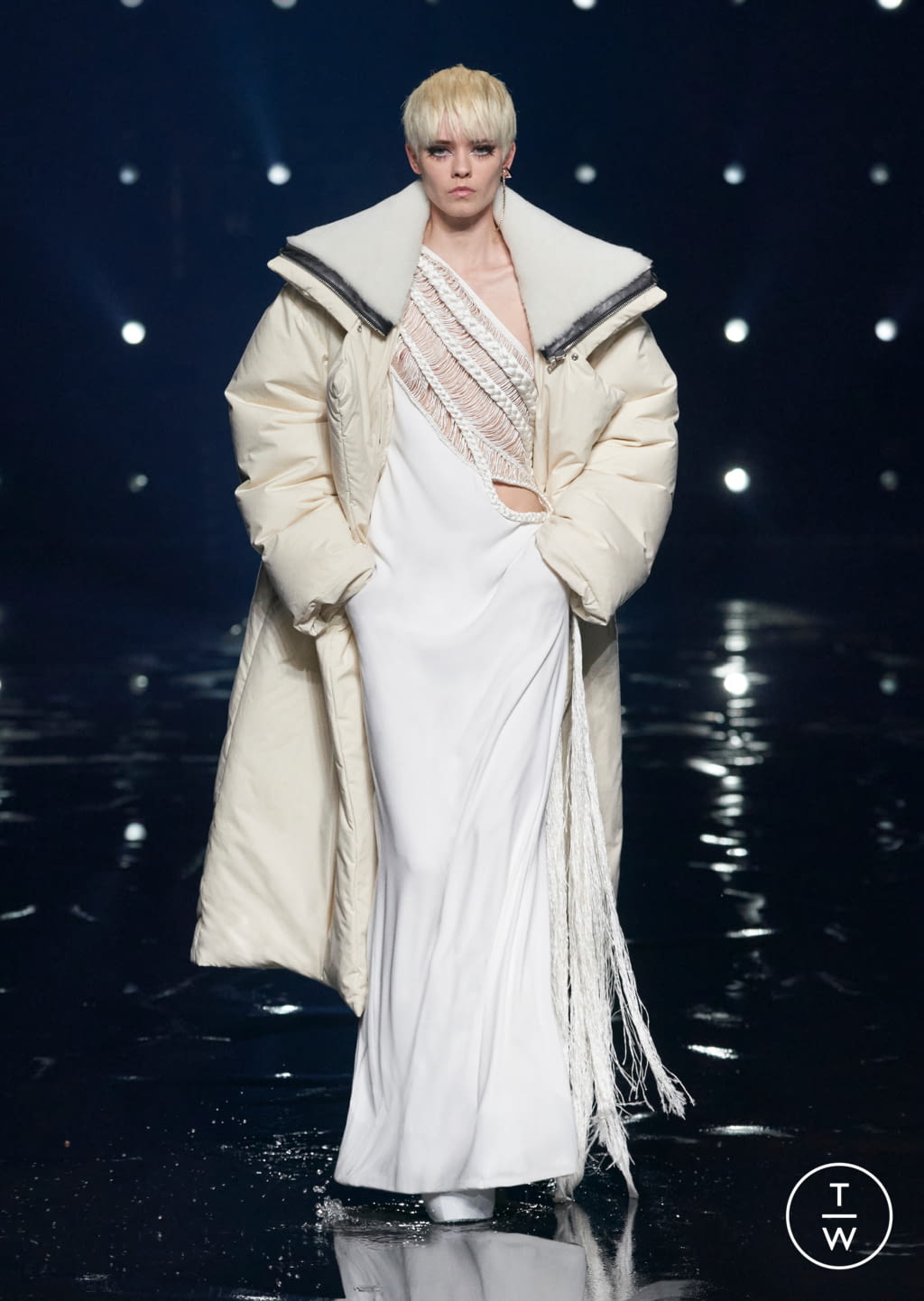 Fashion Week Paris Fall/Winter 2021 look 41 de la collection Givenchy womenswear