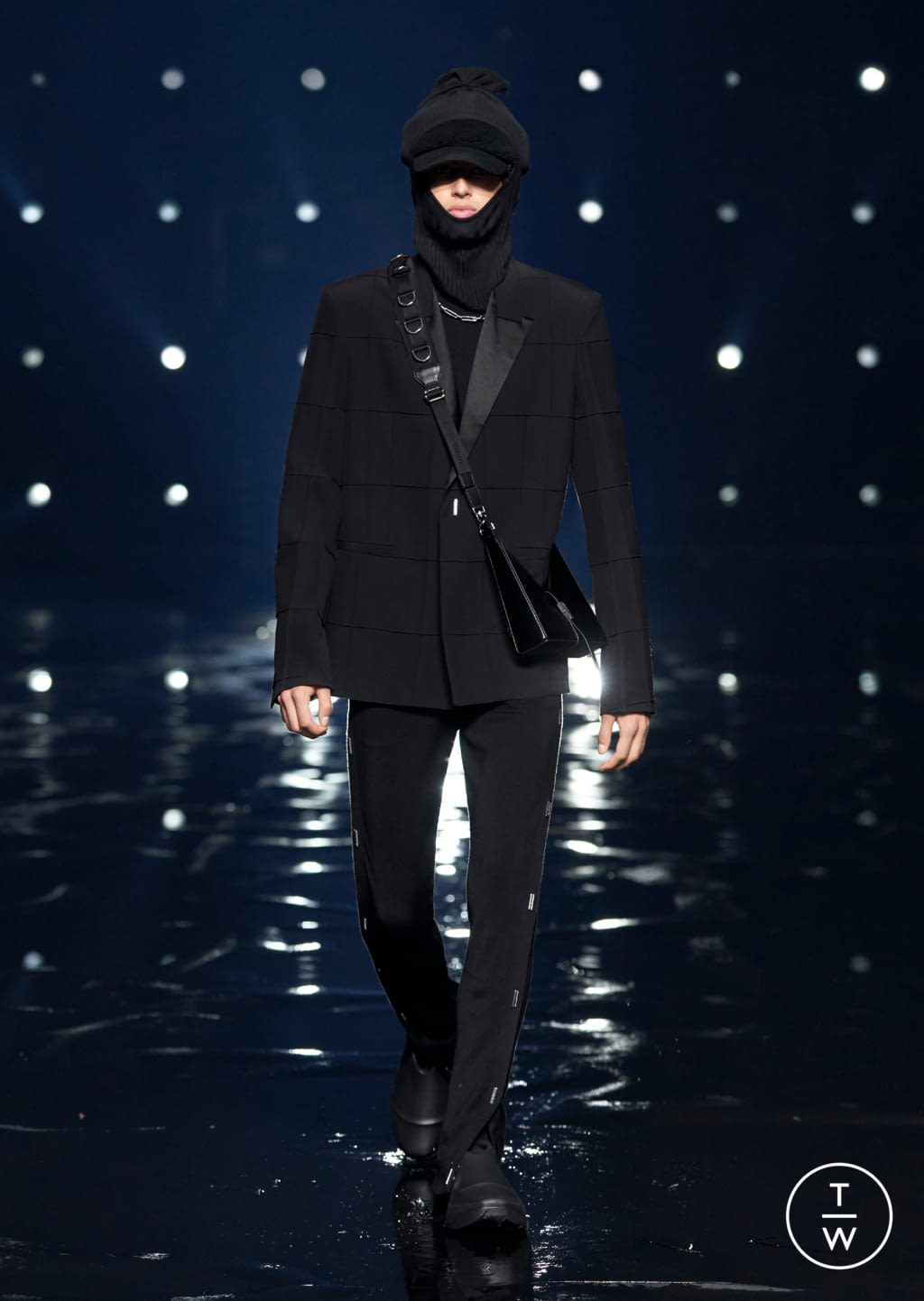 Fashion Week Paris Fall/Winter 2021 look 55 from the Givenchy collection 女装