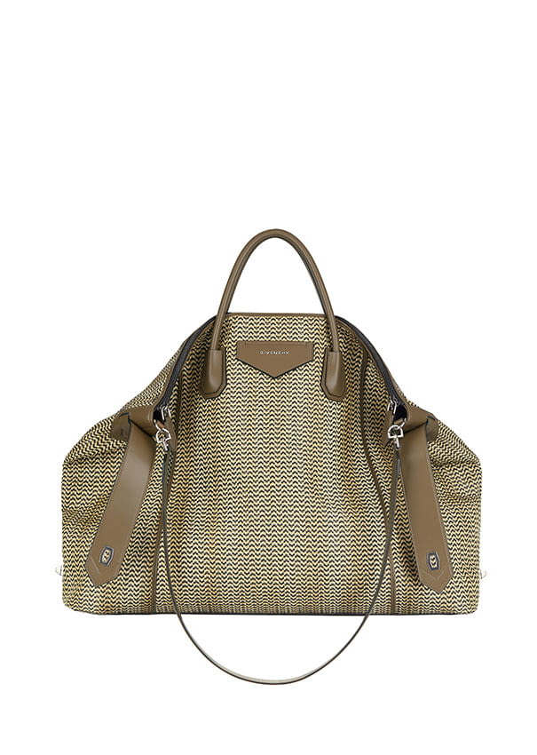 Fashion Week Paris Fall/Winter 2020 look 16 from the Givenchy collection menswear accessories