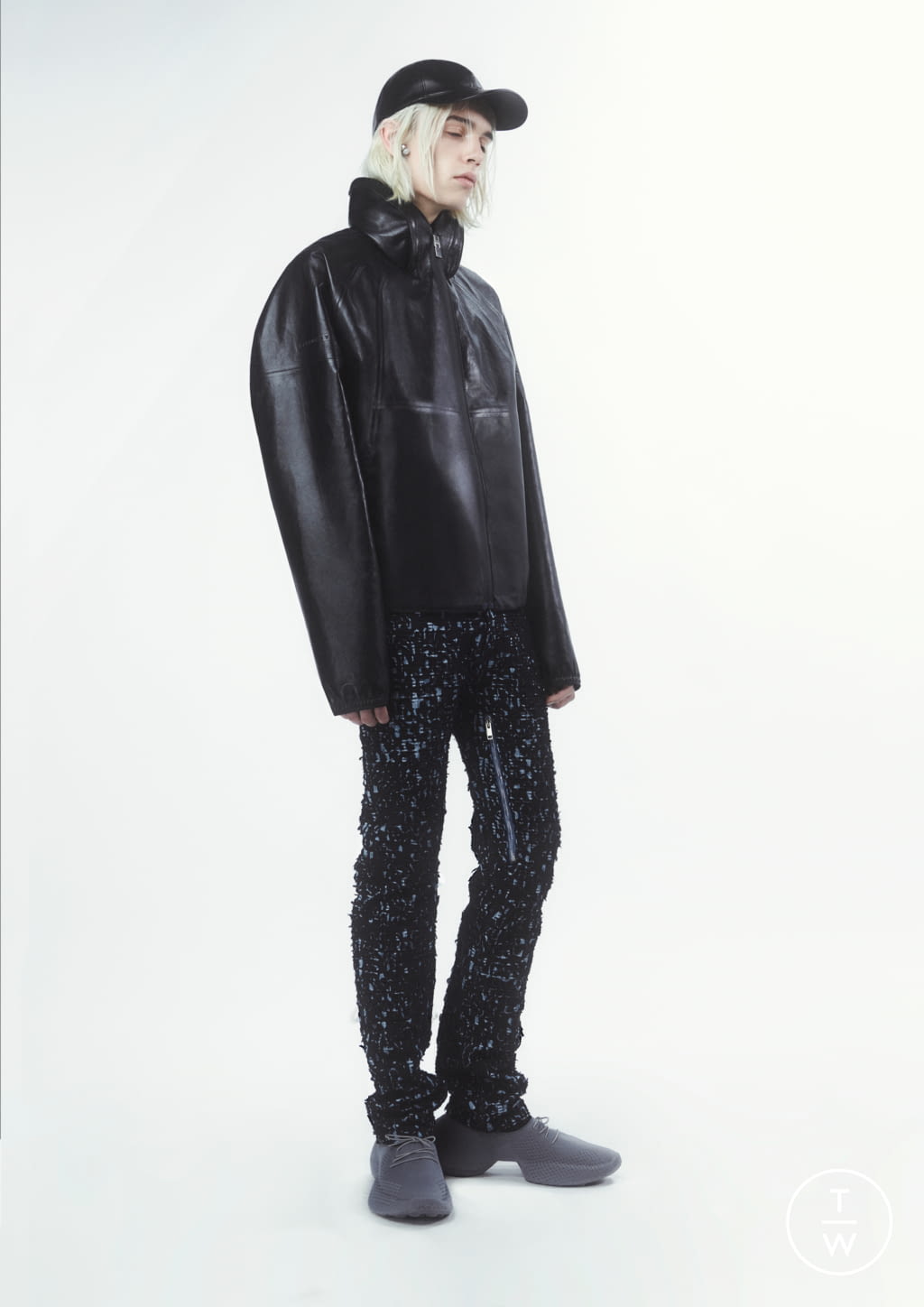 Fashion Week Paris Pre-Fall 2022 look 12 from the Givenchy collection womenswear