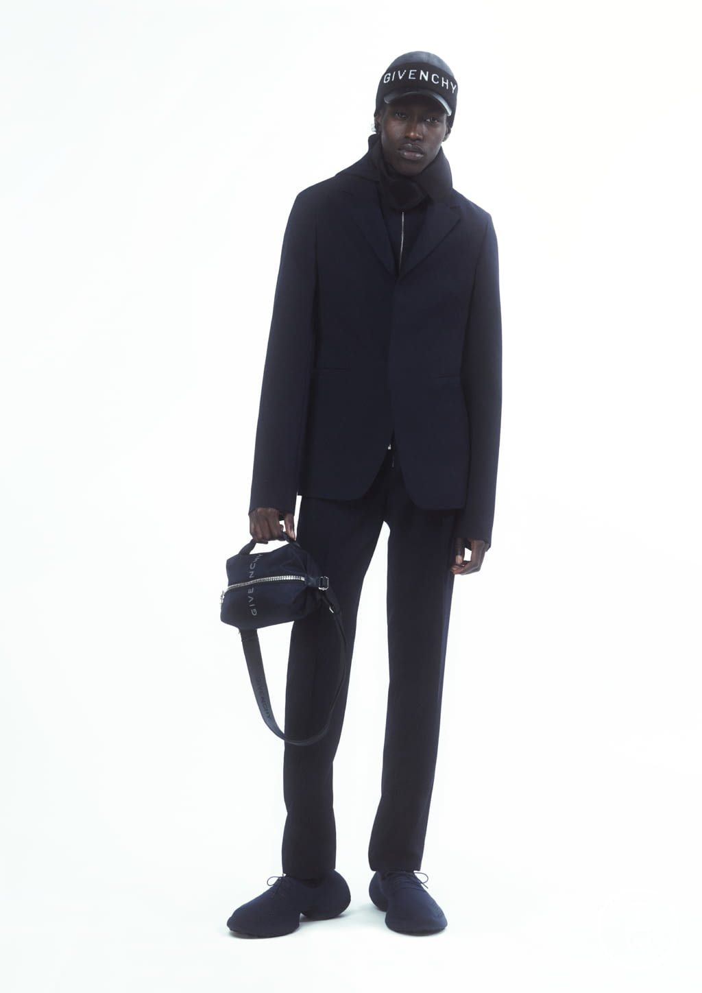 Fashion Week Paris Pre-Fall 2022 look 17 from the Givenchy collection womenswear