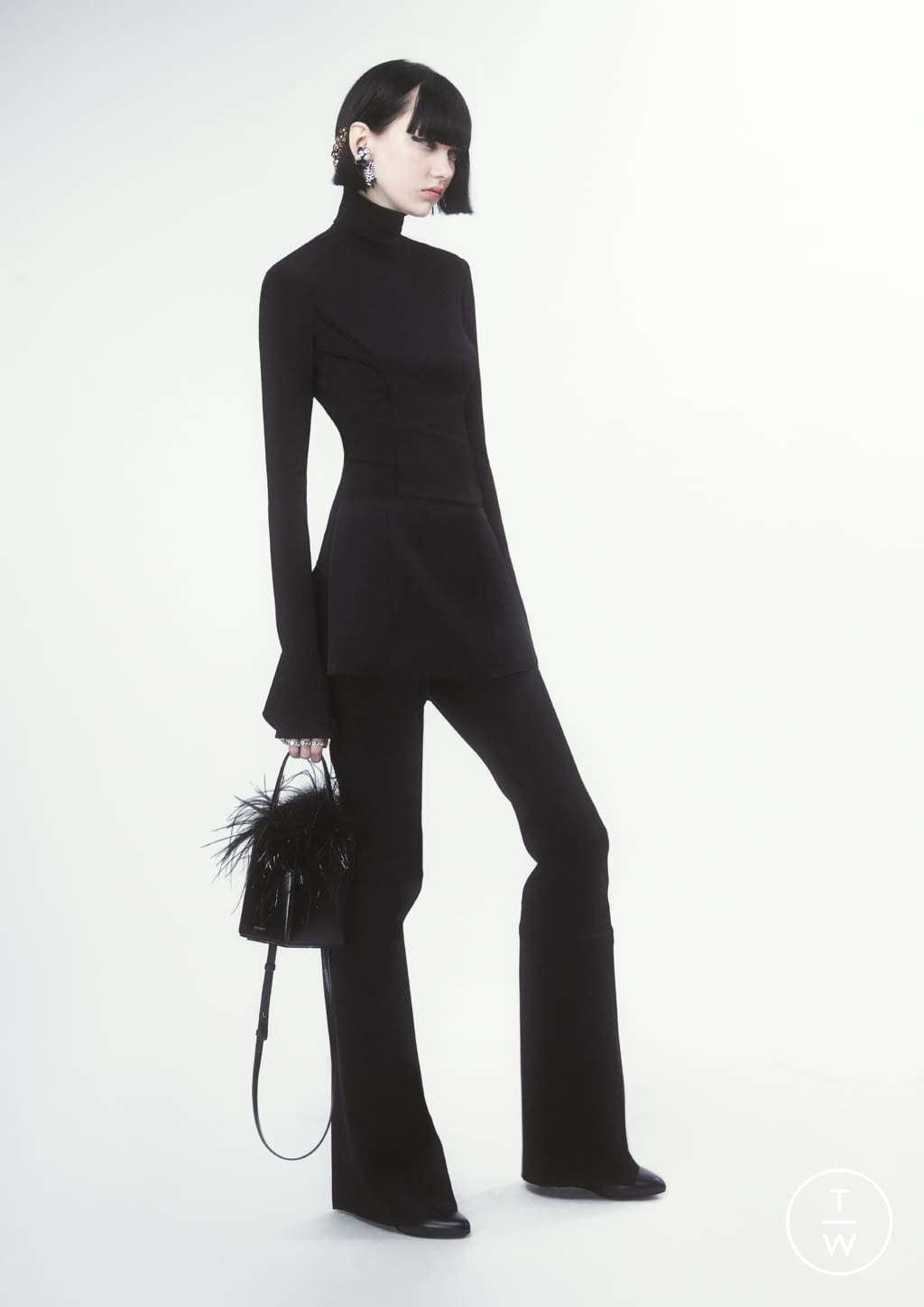 Fashion Week Paris Pre-Fall 2022 look 19 from the Givenchy collection womenswear
