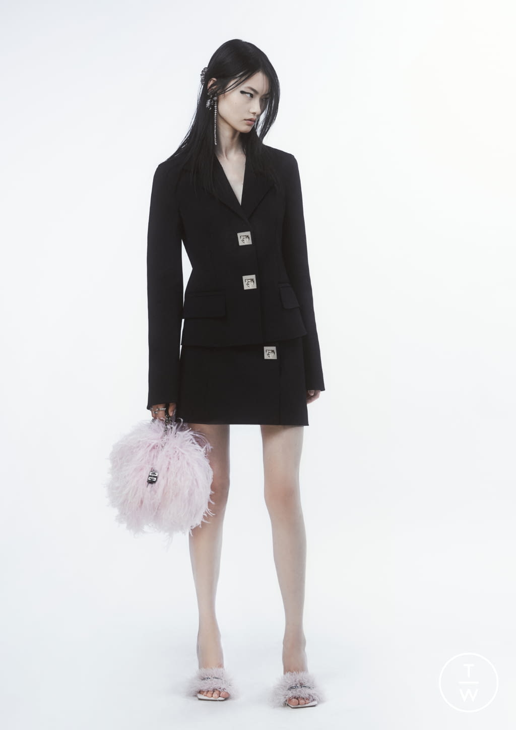 Fashion Week Paris Pre-Fall 2022 look 20 from the Givenchy collection womenswear