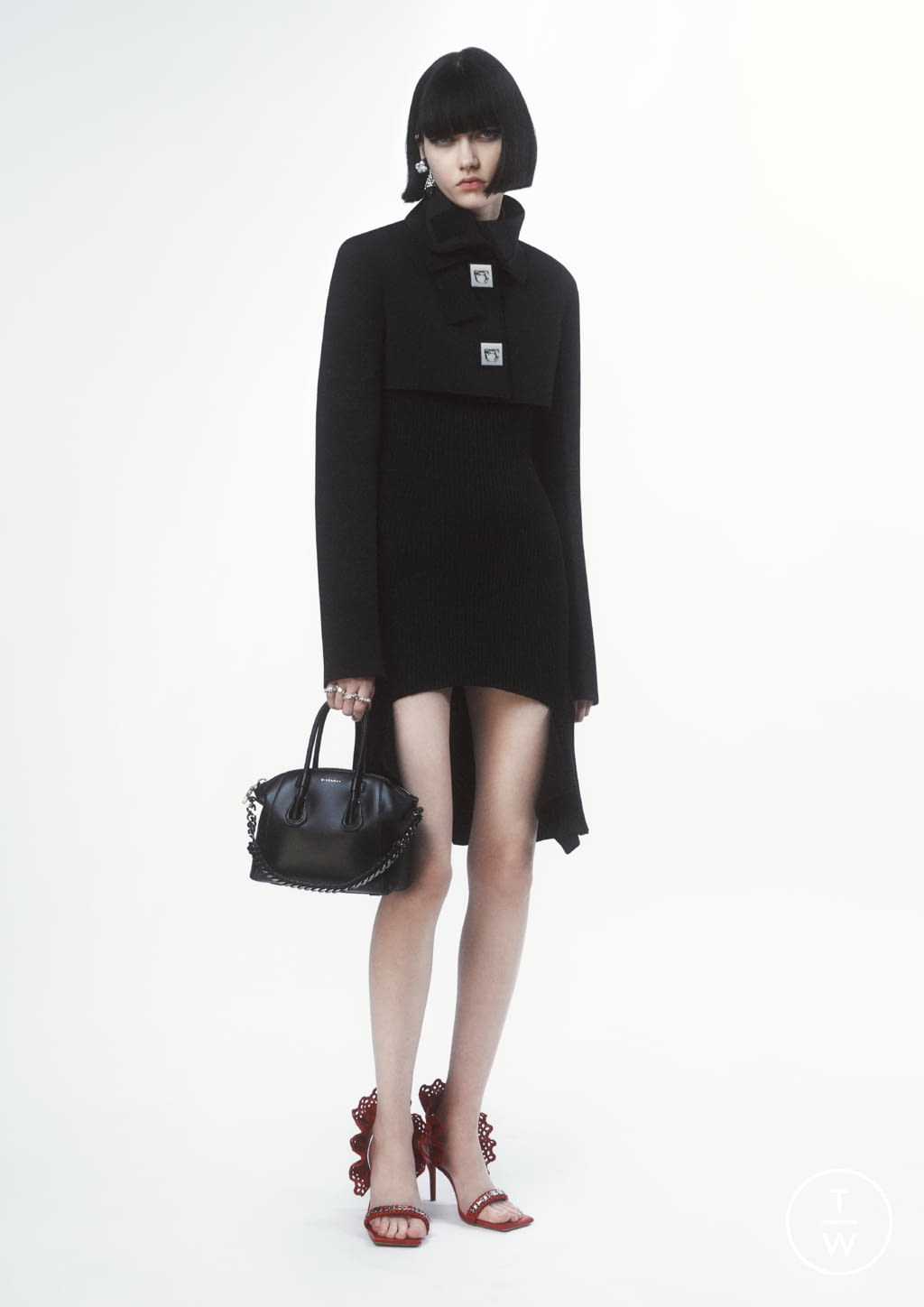 Fashion Week Paris Pre-Fall 2022 look 22 from the Givenchy collection womenswear