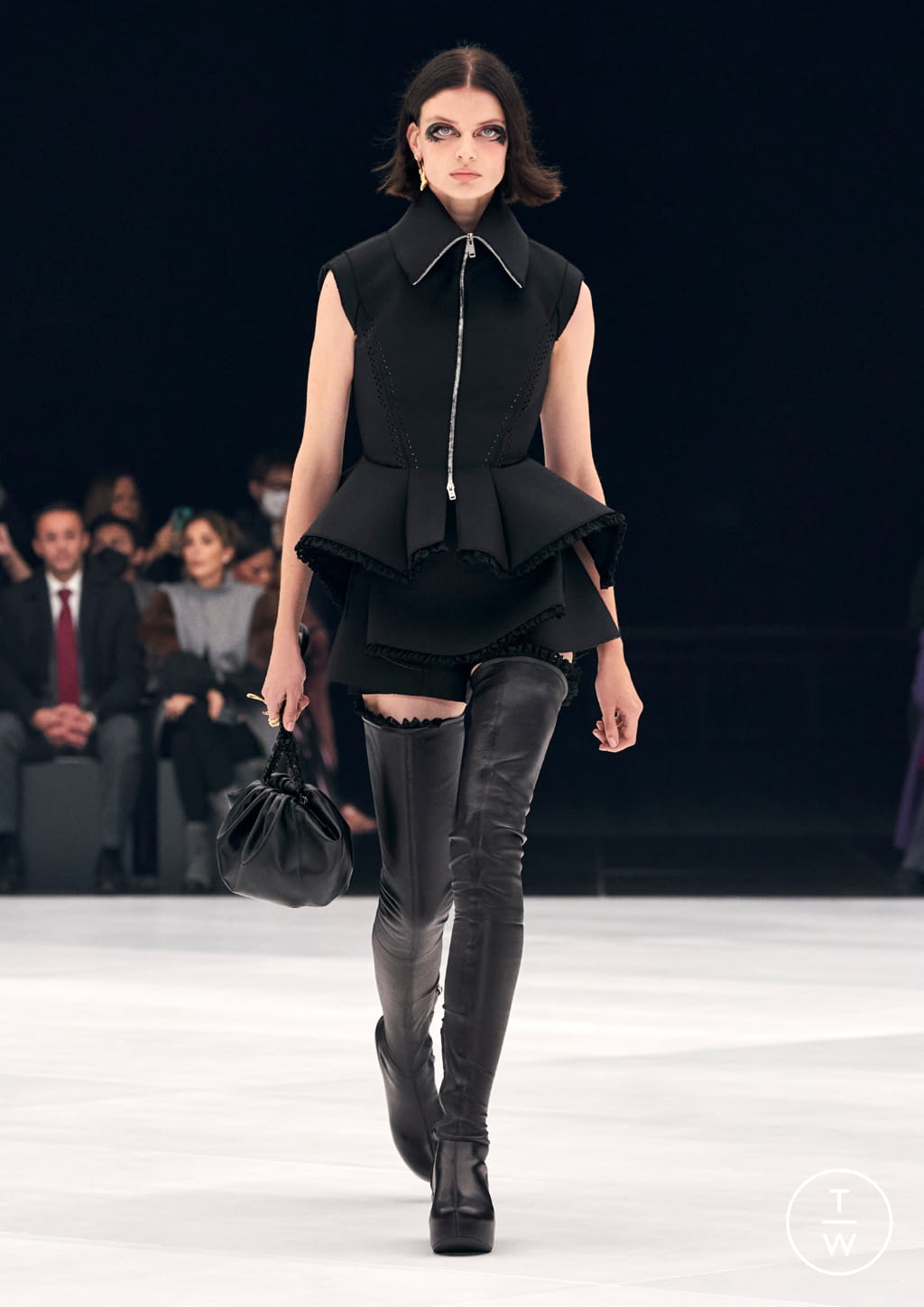 Fashion Week Paris Spring/Summer 2022 look 3 de la collection Givenchy womenswear