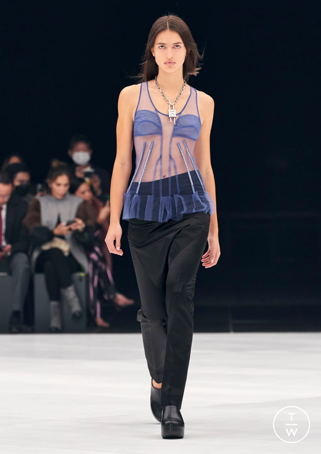 Fashion Week Paris Spring/Summer 2022 look 44 de la collection Givenchy womenswear