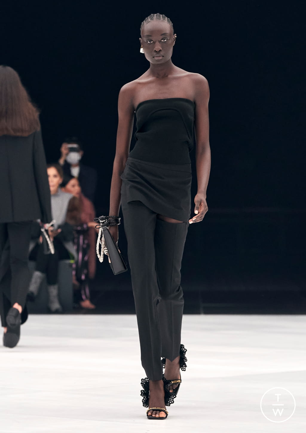 Fashion Week Paris Spring/Summer 2022 look 68 de la collection Givenchy womenswear