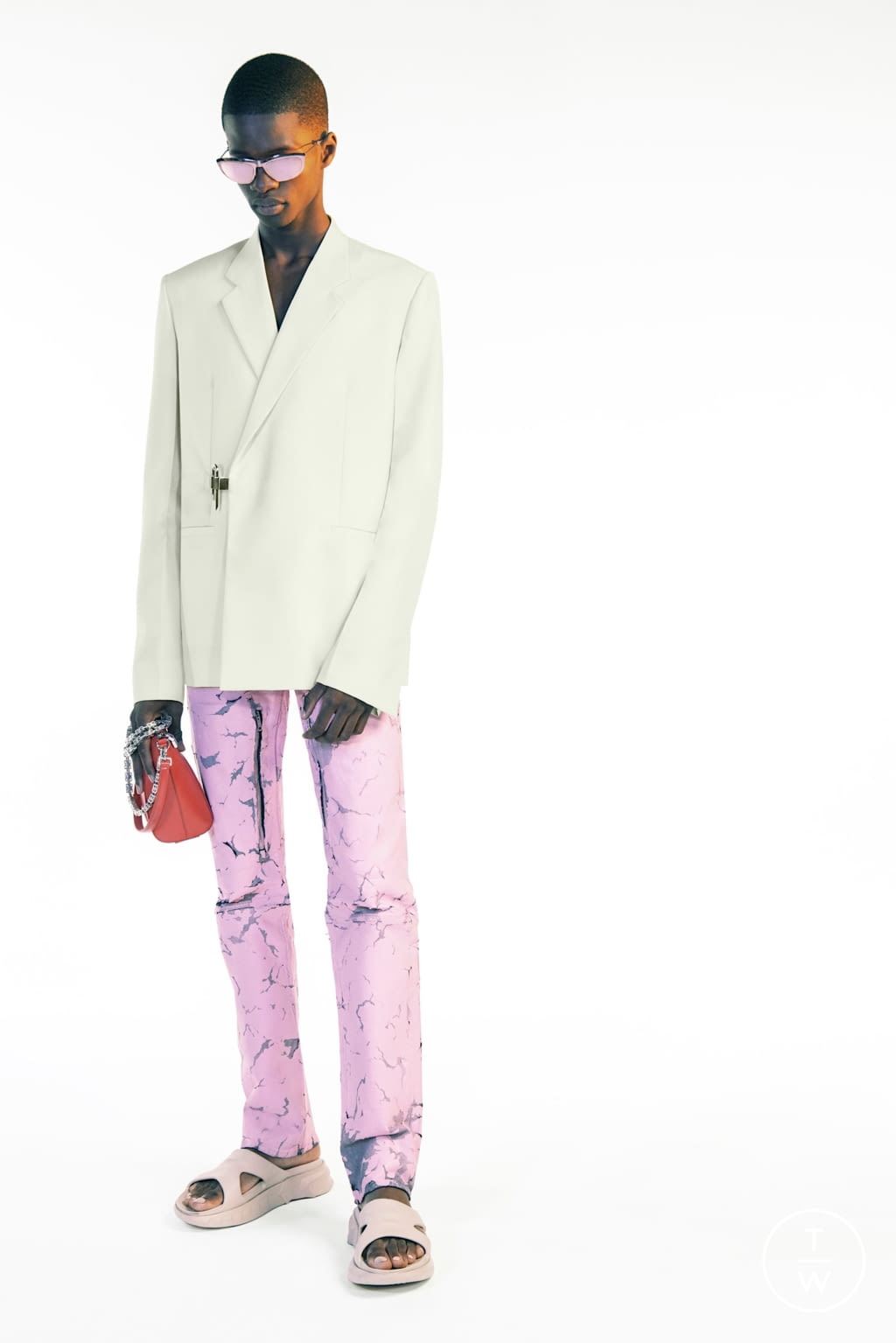 Louis Vuitton SS21 womenswear accessories #35 - Tagwalk: The Fashion Search  Engine