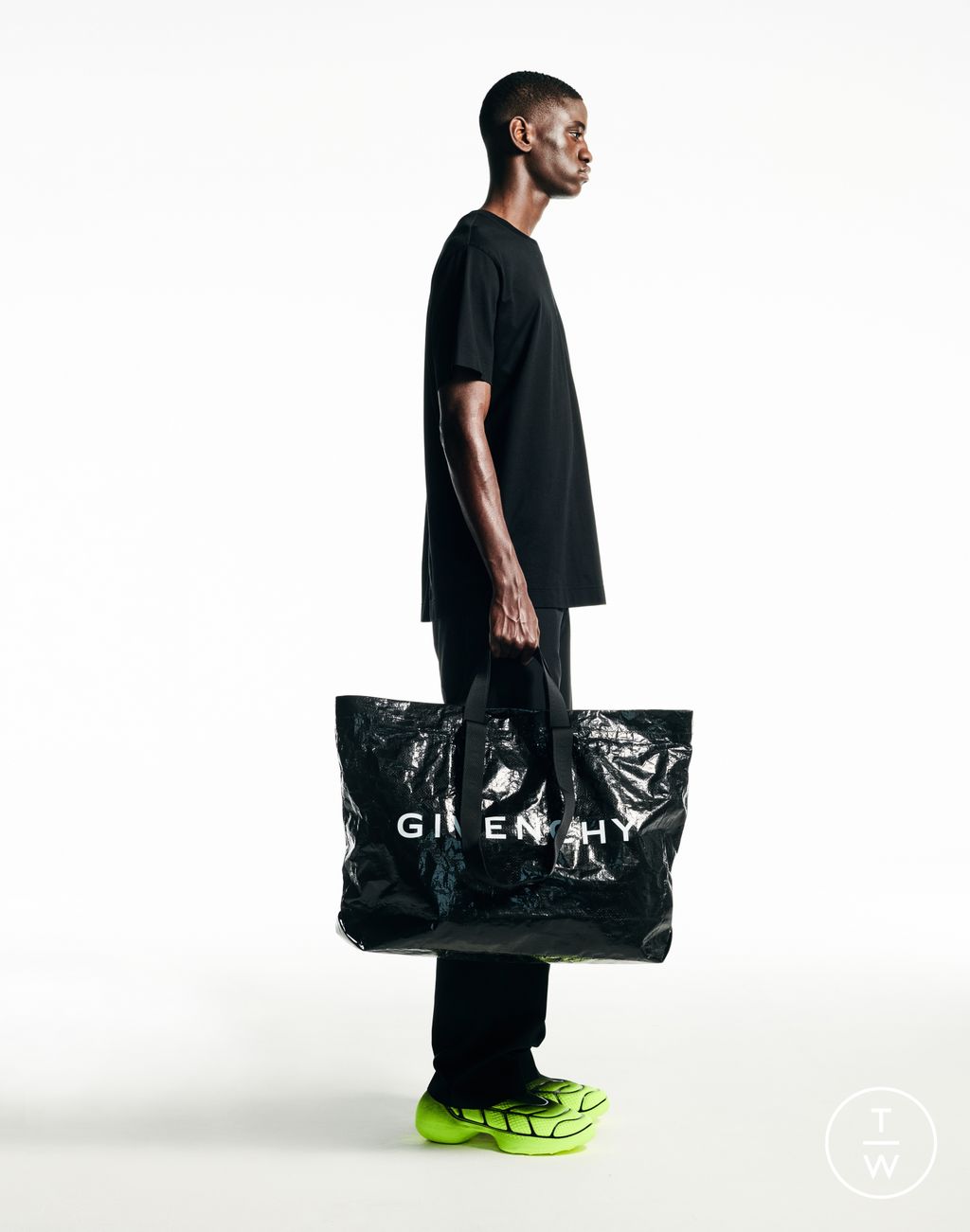 Fashion Week Paris Resort 2023 look 8 de la collection Givenchy menswear