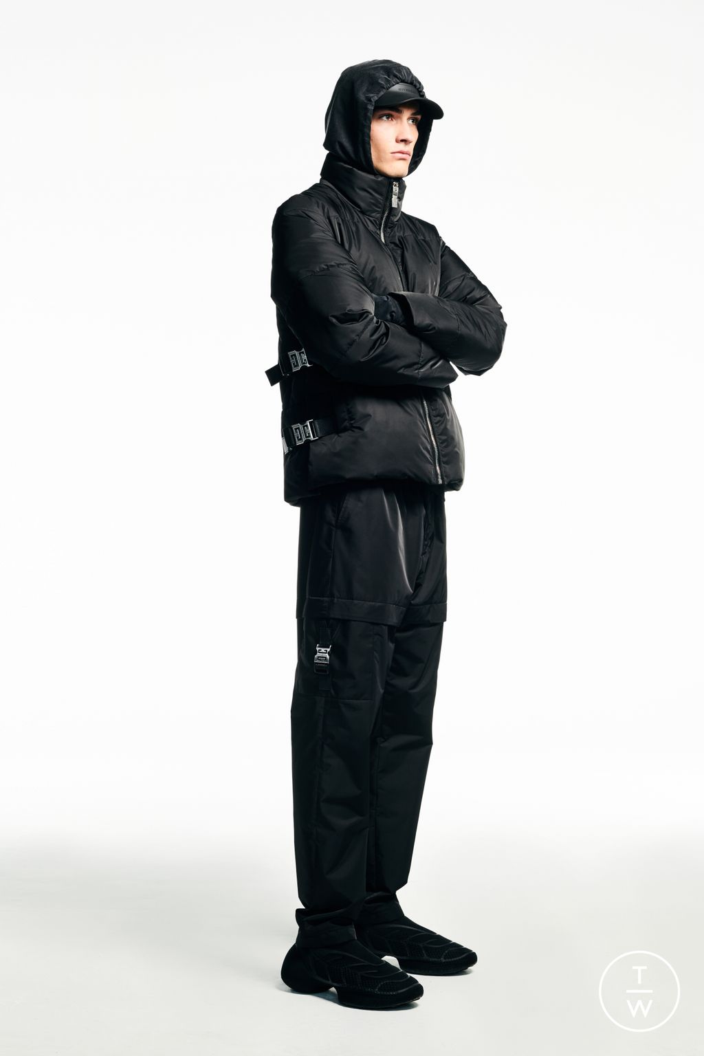 Fashion Week Paris Resort 2023 look 10 from the Givenchy collection 男装