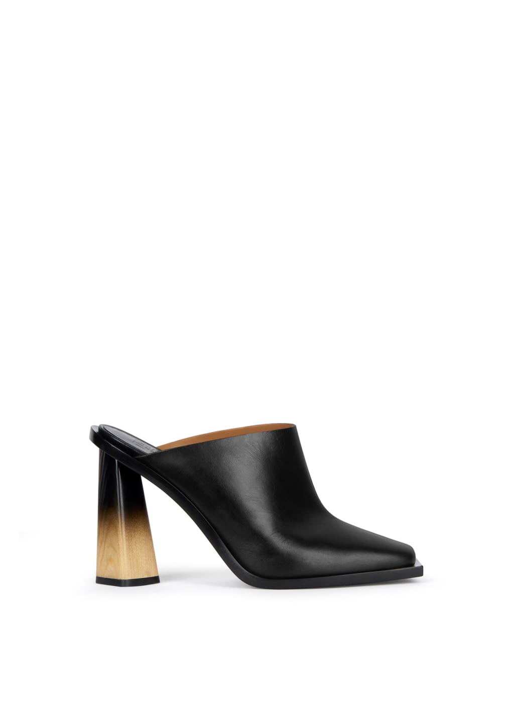 Fashion Week Paris Spring/Summer 2020 look 8 from the Givenchy collection womenswear accessories