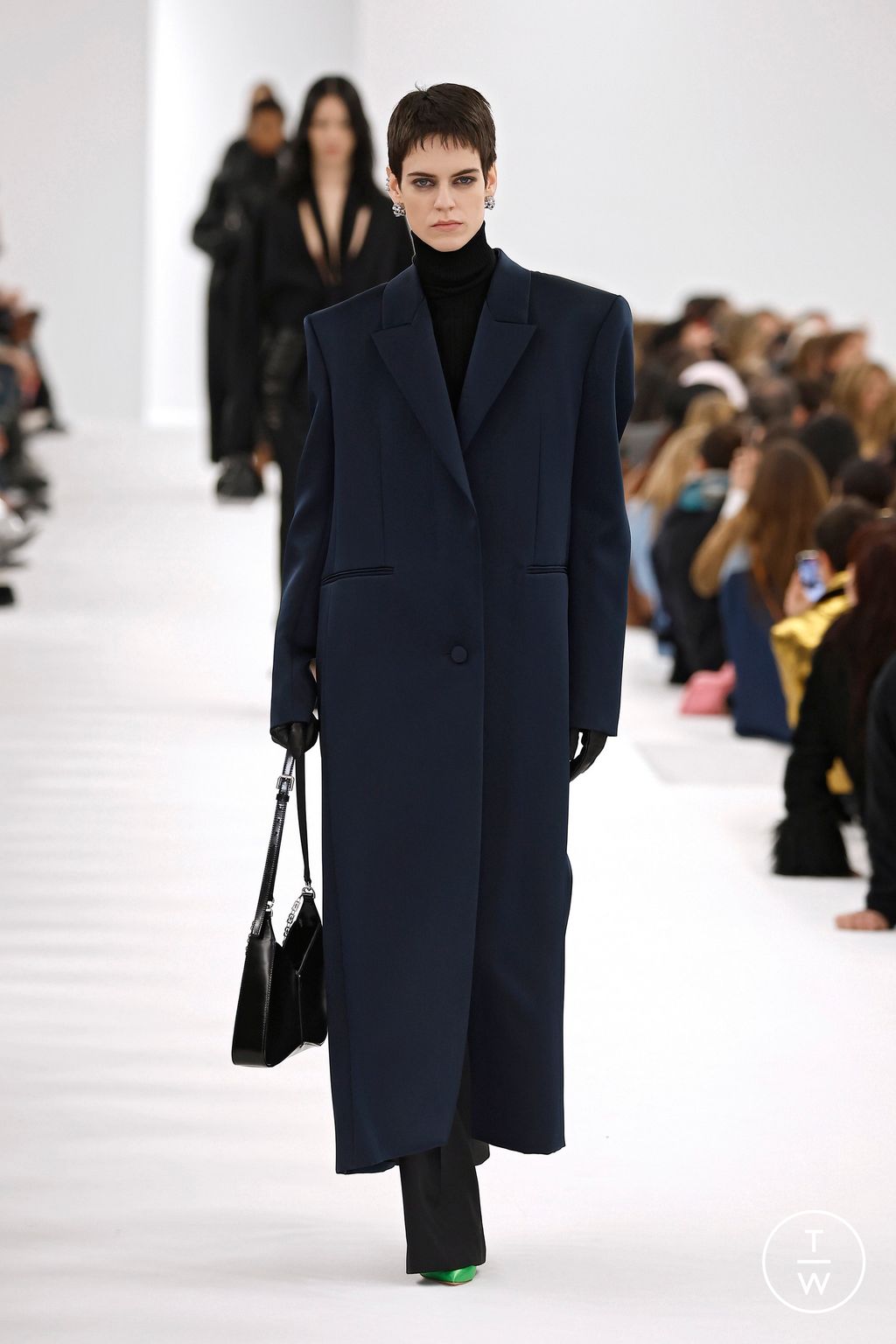 Fashion Week Paris Fall/Winter 2023 look 12 from the Givenchy collection 女装
