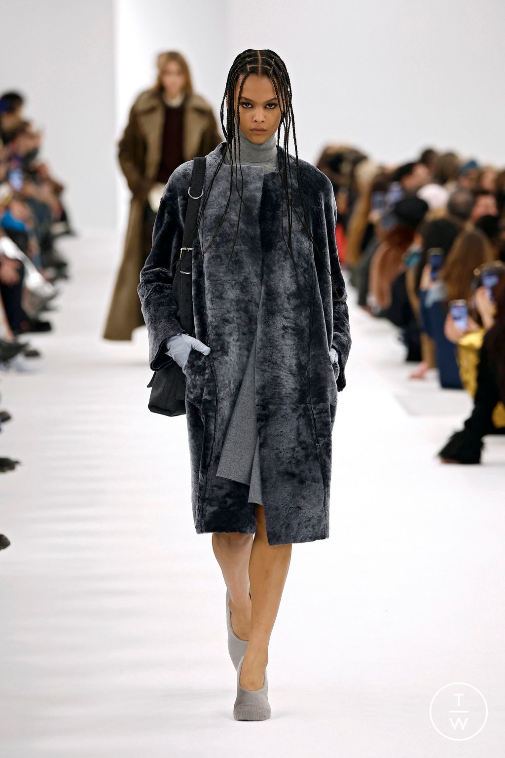 Fashion Week Paris Fall/Winter 2023 look 26 de la collection Givenchy womenswear