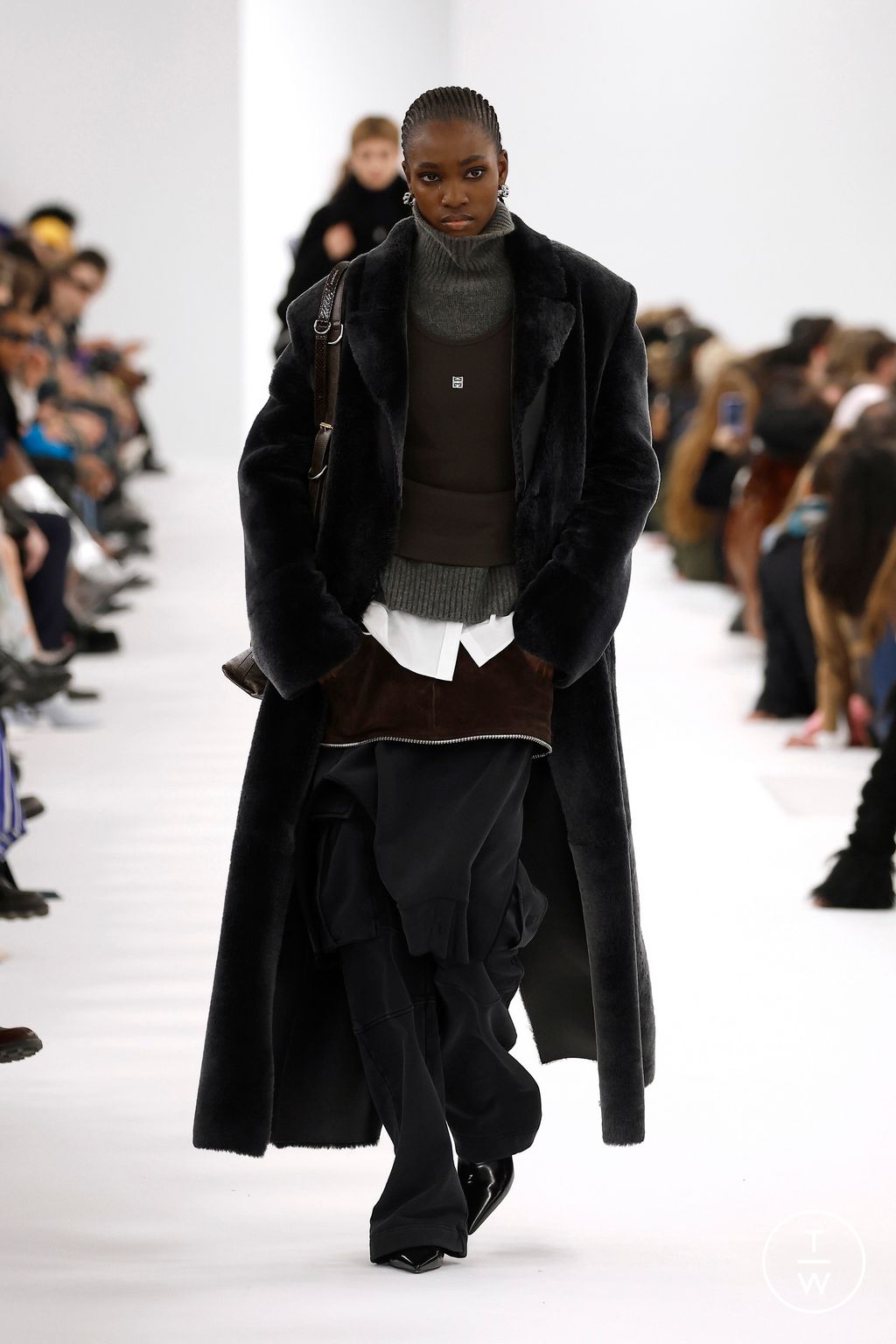 Fashion Week Paris Fall/Winter 2023 look 30 de la collection Givenchy womenswear
