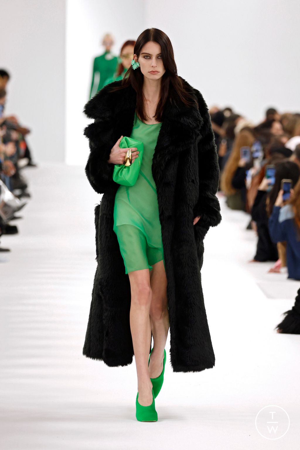 Fashion Week Paris Fall/Winter 2023 look 34 de la collection Givenchy womenswear