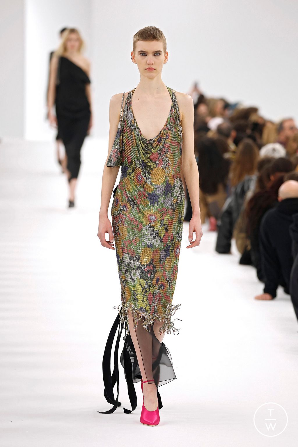 Fashion Week Paris Fall/Winter 2023 look 39 de la collection Givenchy womenswear
