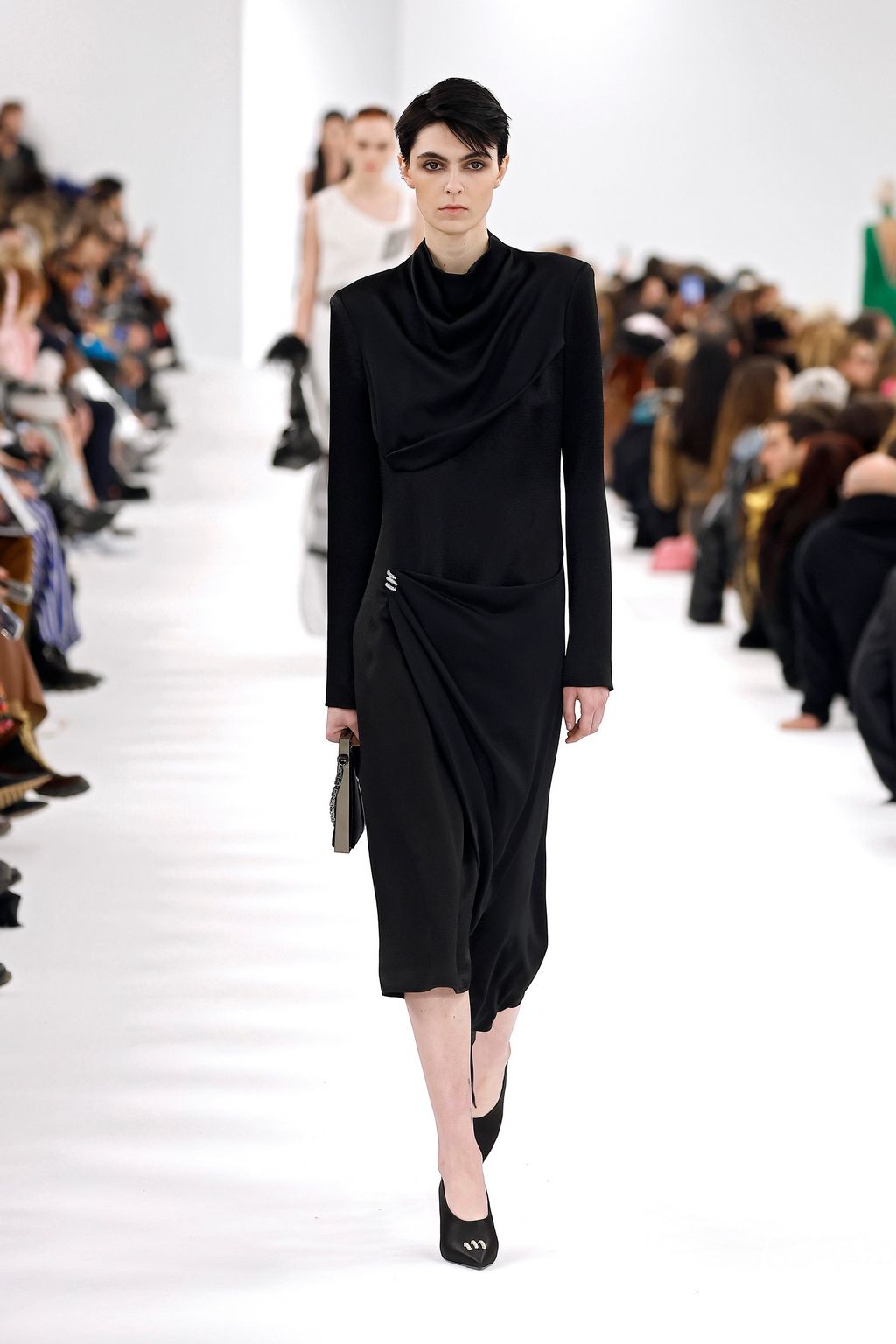Fashion Week Paris Fall/Winter 2023 look 41 de la collection Givenchy womenswear