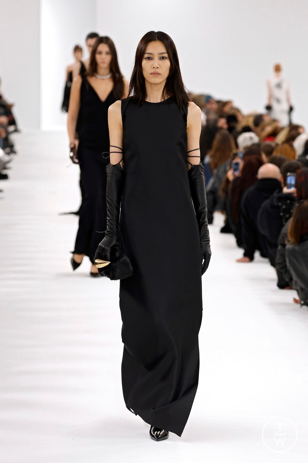 Fashion Week Paris Fall/Winter 2023 look 45 de la collection Givenchy womenswear