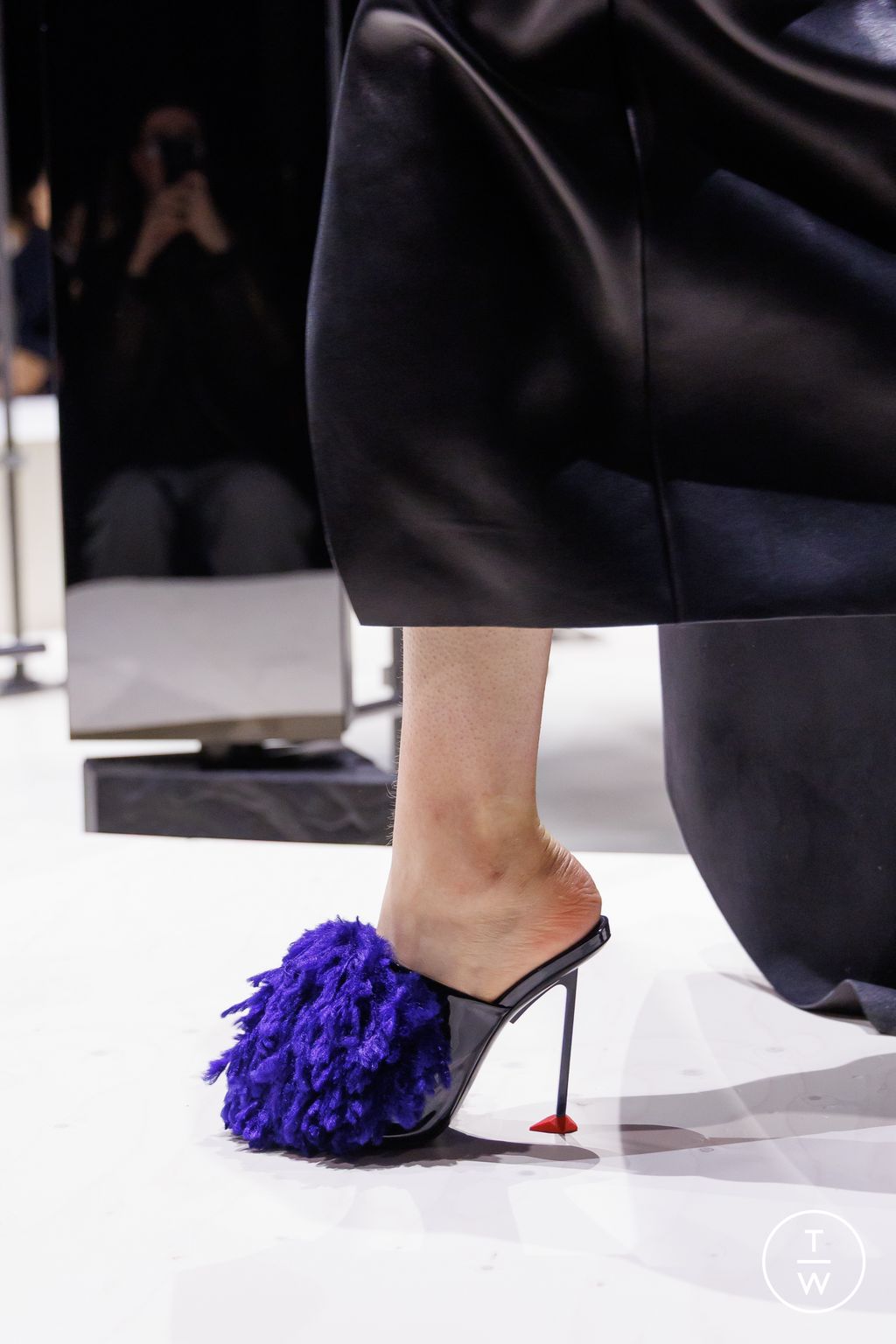 Fashion Week Paris Fall/Winter 2026 look 11 from the Givenchy collection 女装配饰