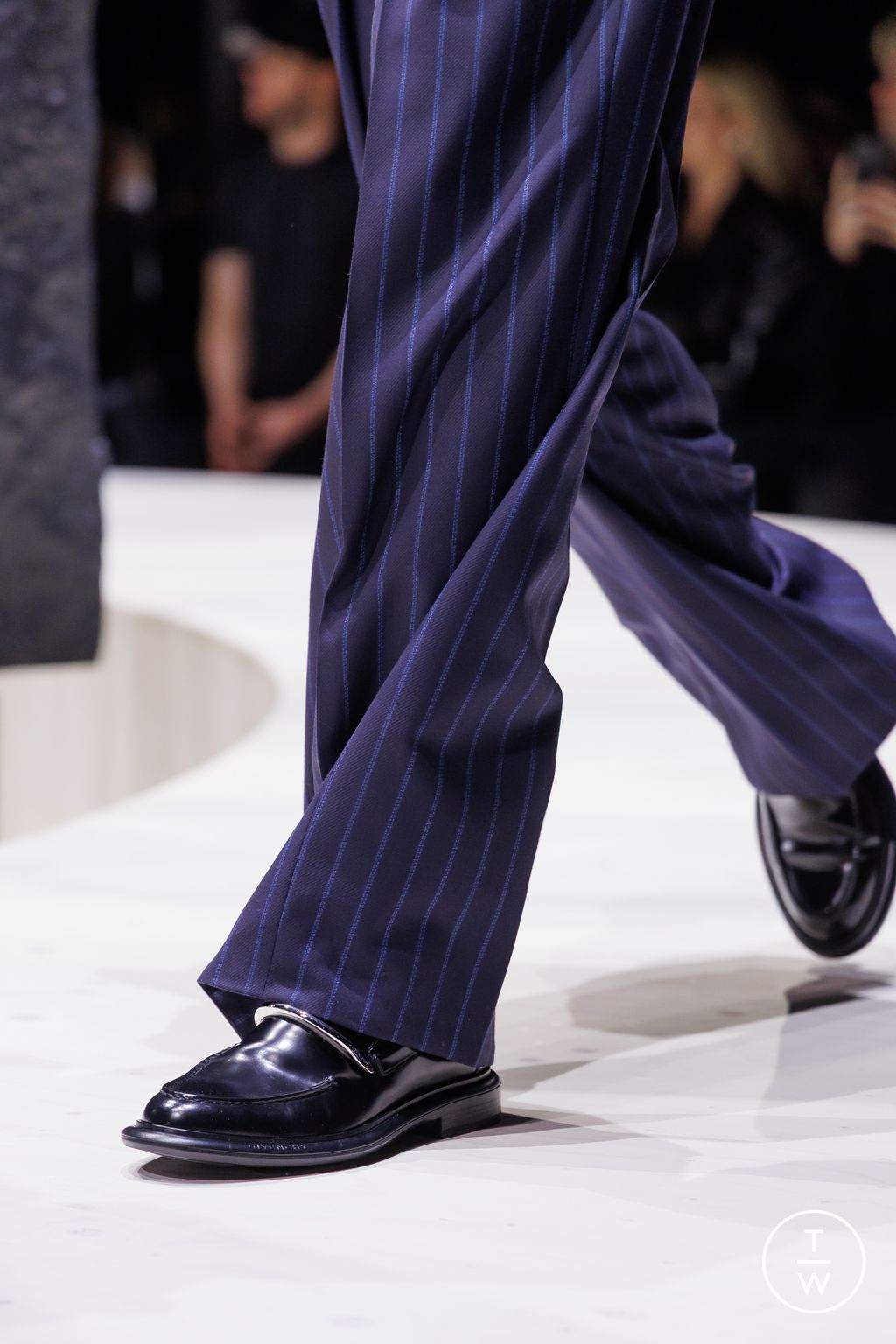 Fashion Week Paris Fall/Winter 2026 look 14 from the Givenchy collection 女装配饰