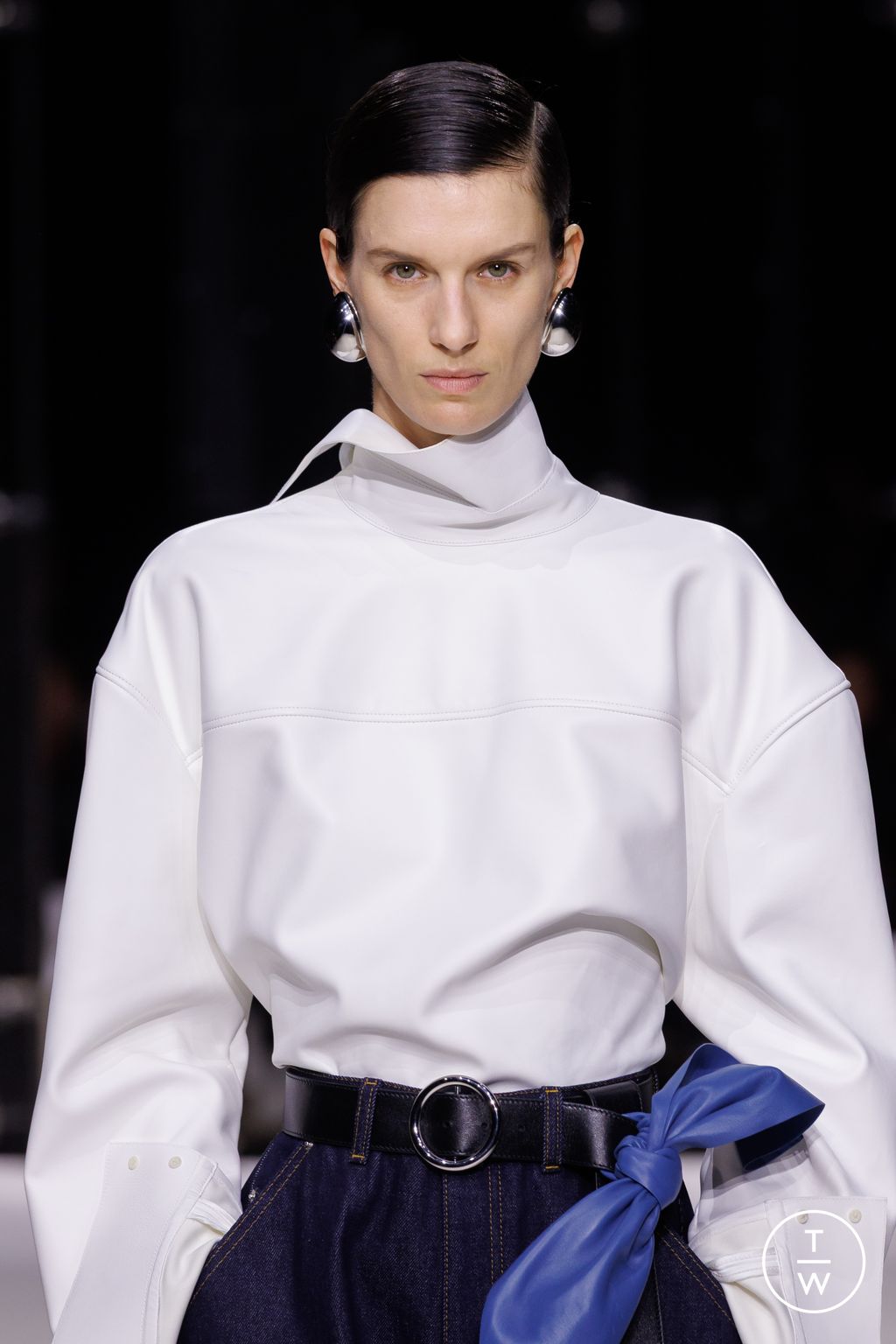 Fashion Week Paris Fall/Winter 2026 look 48 from the Givenchy collection womenswear accessories