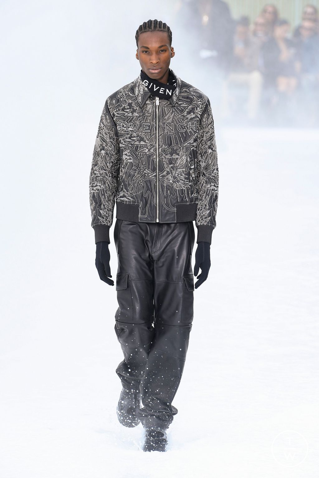 Fashion Week Paris Spring/Summer 2023 look 2 from the Givenchy collection 男装