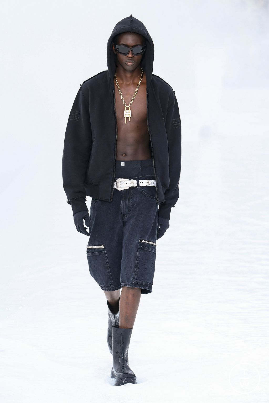 Fashion Week Paris Spring/Summer 2023 look 3 from the Givenchy collection 男装