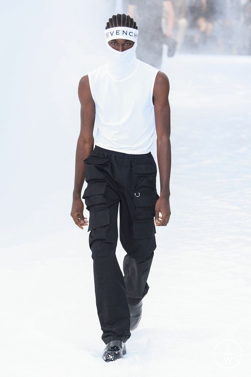 Fashion Week Paris Spring/Summer 2023 look 5 from the Givenchy collection menswear