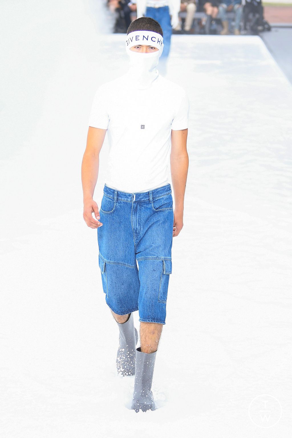 Fashion Week Paris Spring/Summer 2023 look 7 from the Givenchy collection menswear