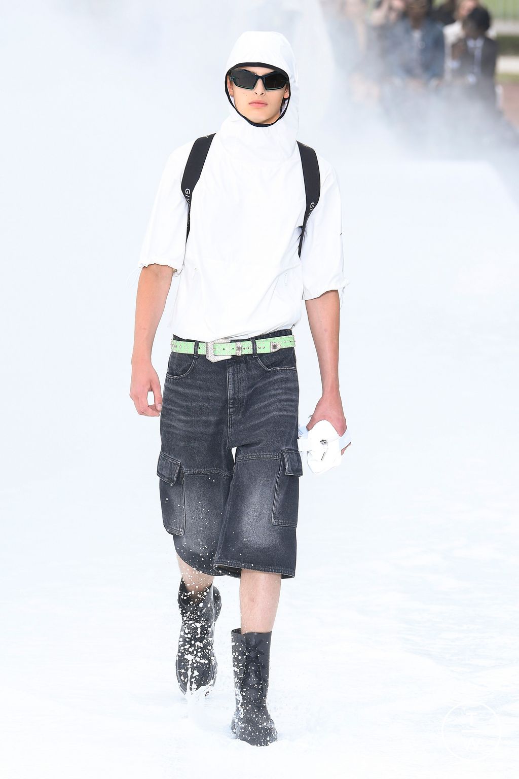 Fashion Week Paris Spring/Summer 2023 look 10 from the Givenchy collection menswear