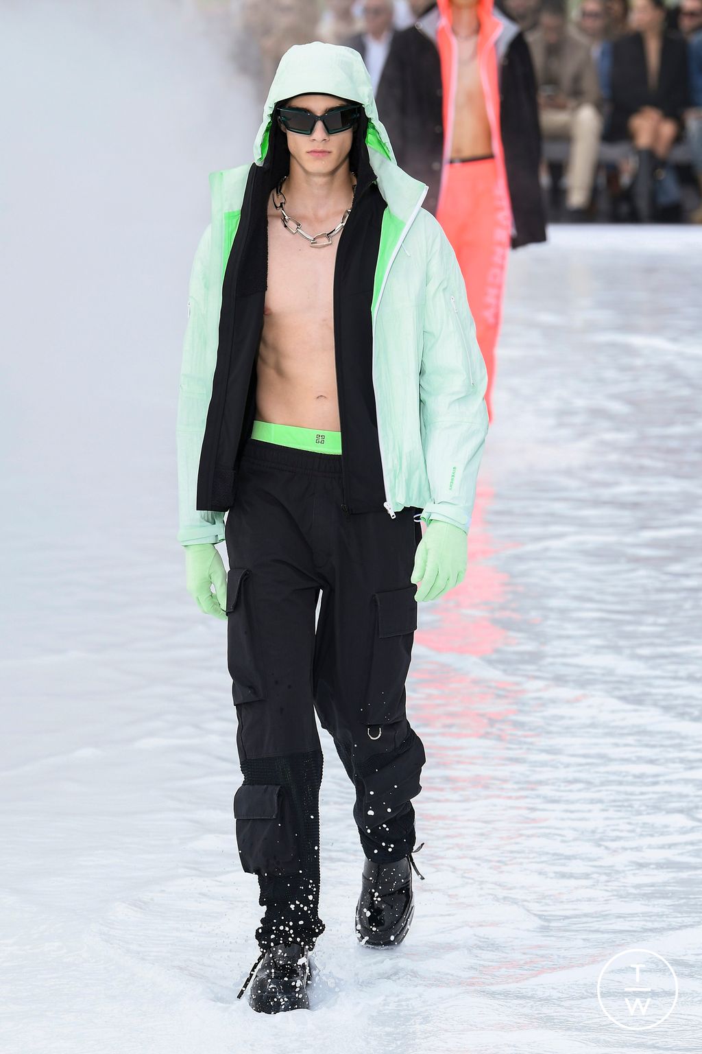 Fashion Week Paris Spring/Summer 2023 look 20 de la collection Givenchy menswear