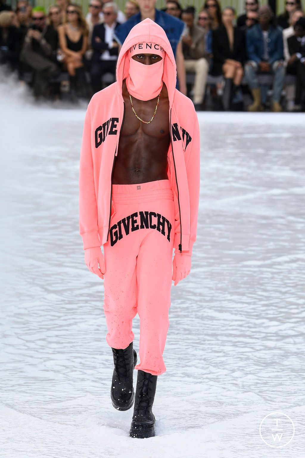 Fashion Week Paris Spring/Summer 2023 look 27 from the Givenchy collection menswear