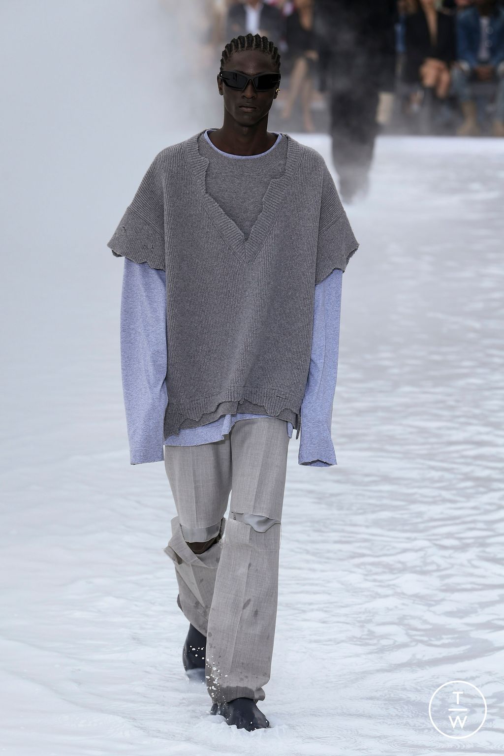Fashion Week Paris Spring/Summer 2023 look 39 from the Givenchy collection 男装