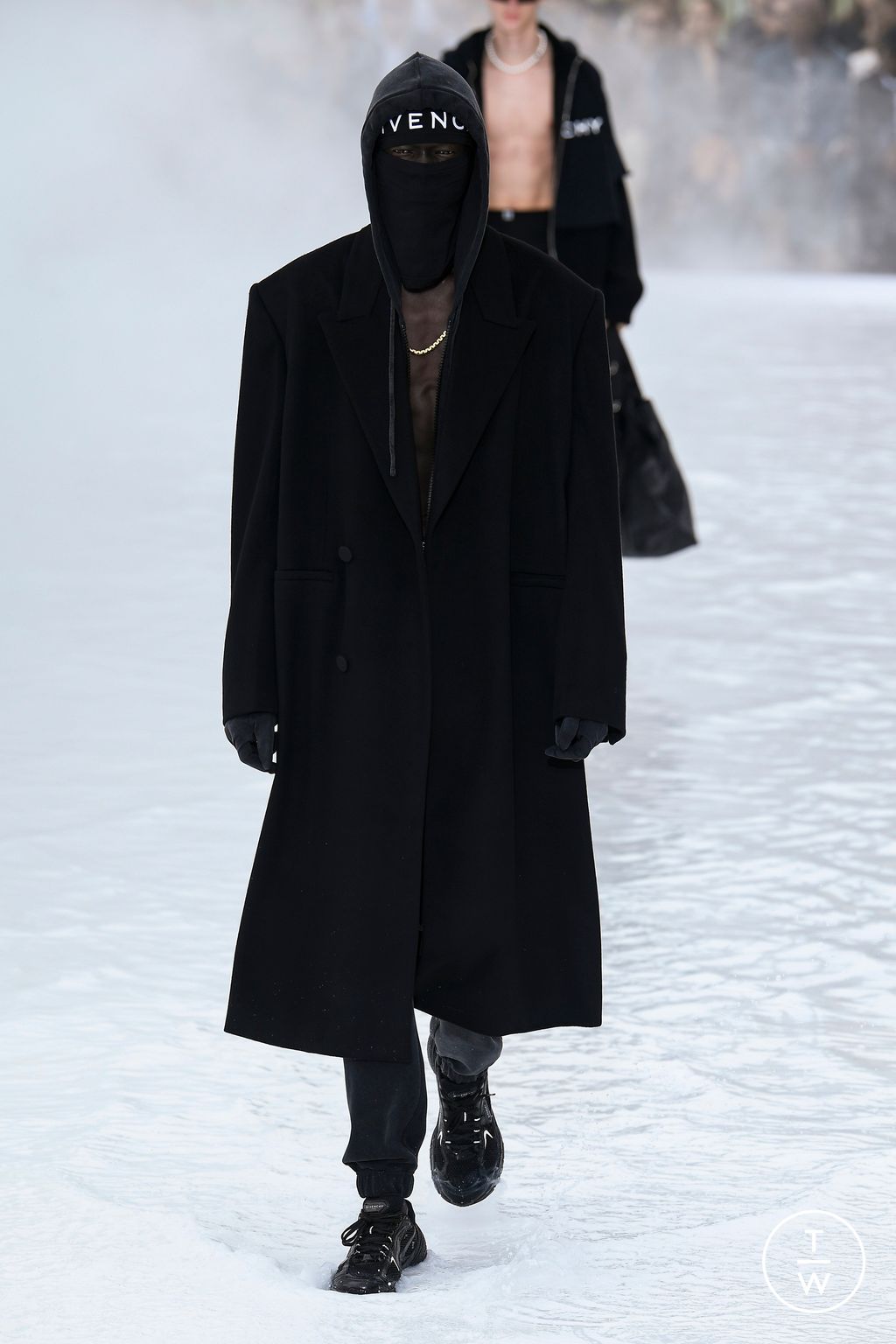 Fashion Week Paris Spring/Summer 2023 look 44 from the Givenchy collection menswear