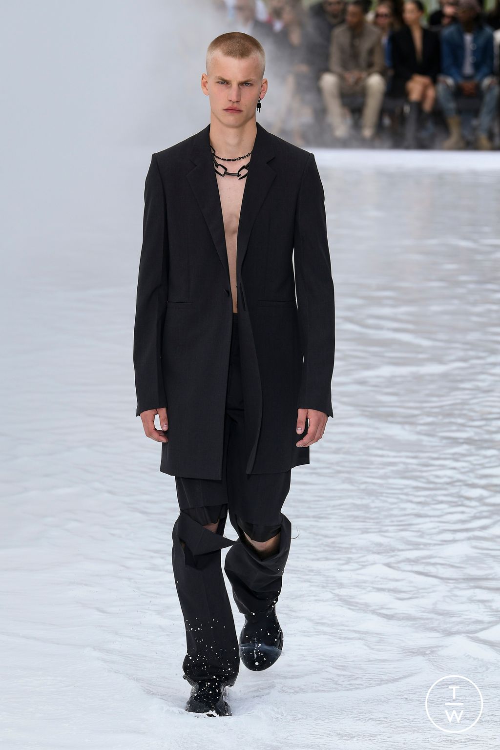 Fashion Week Paris Spring/Summer 2023 look 50 from the Givenchy collection menswear
