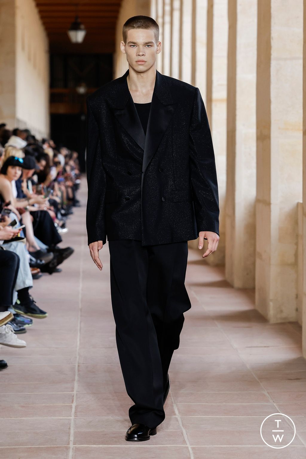 Fashion Week Paris Spring/Summer 2024 look 5 de la collection Givenchy menswear