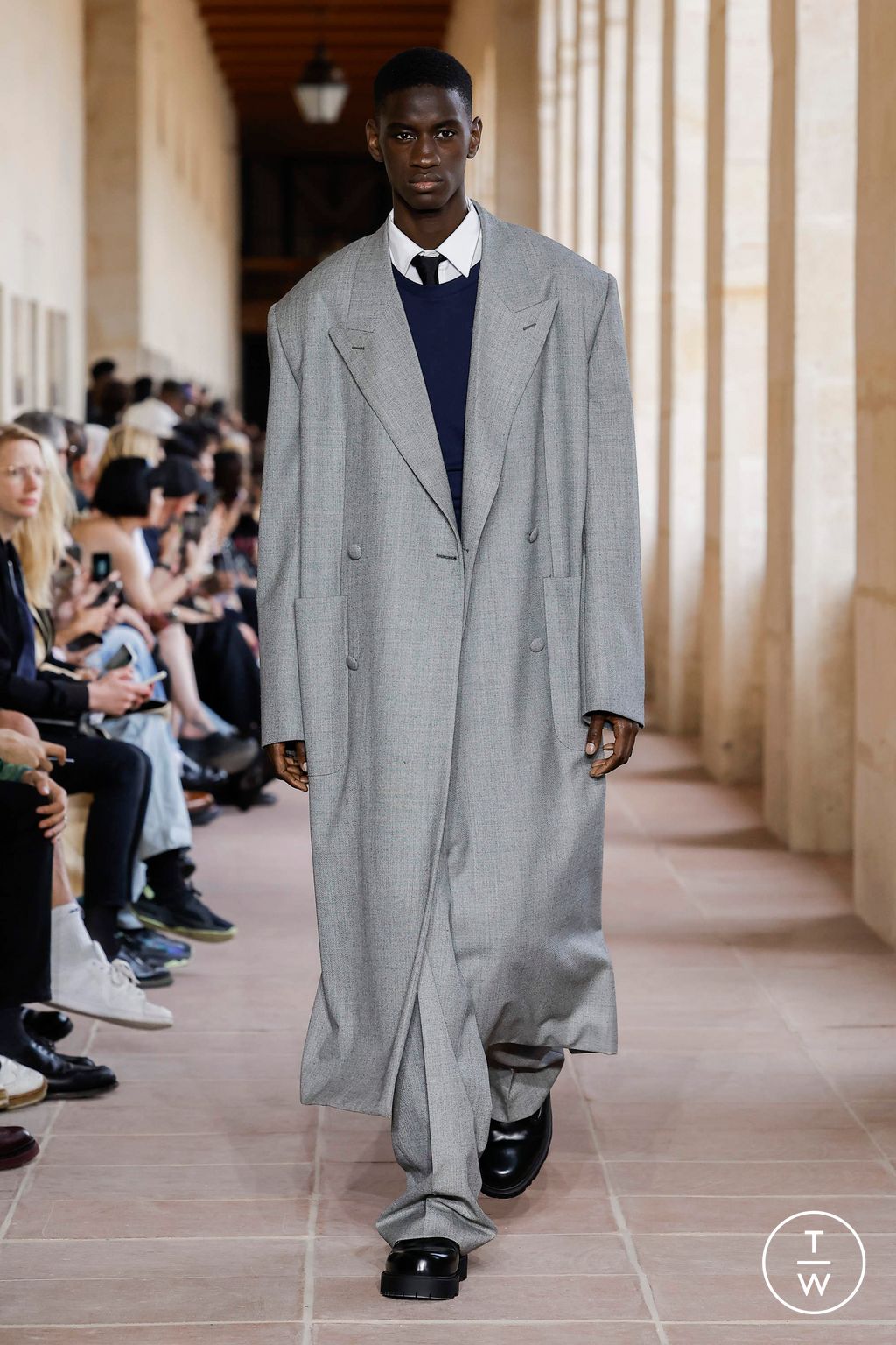 Fashion Week Paris Spring/Summer 2024 look 6 from the Givenchy collection menswear