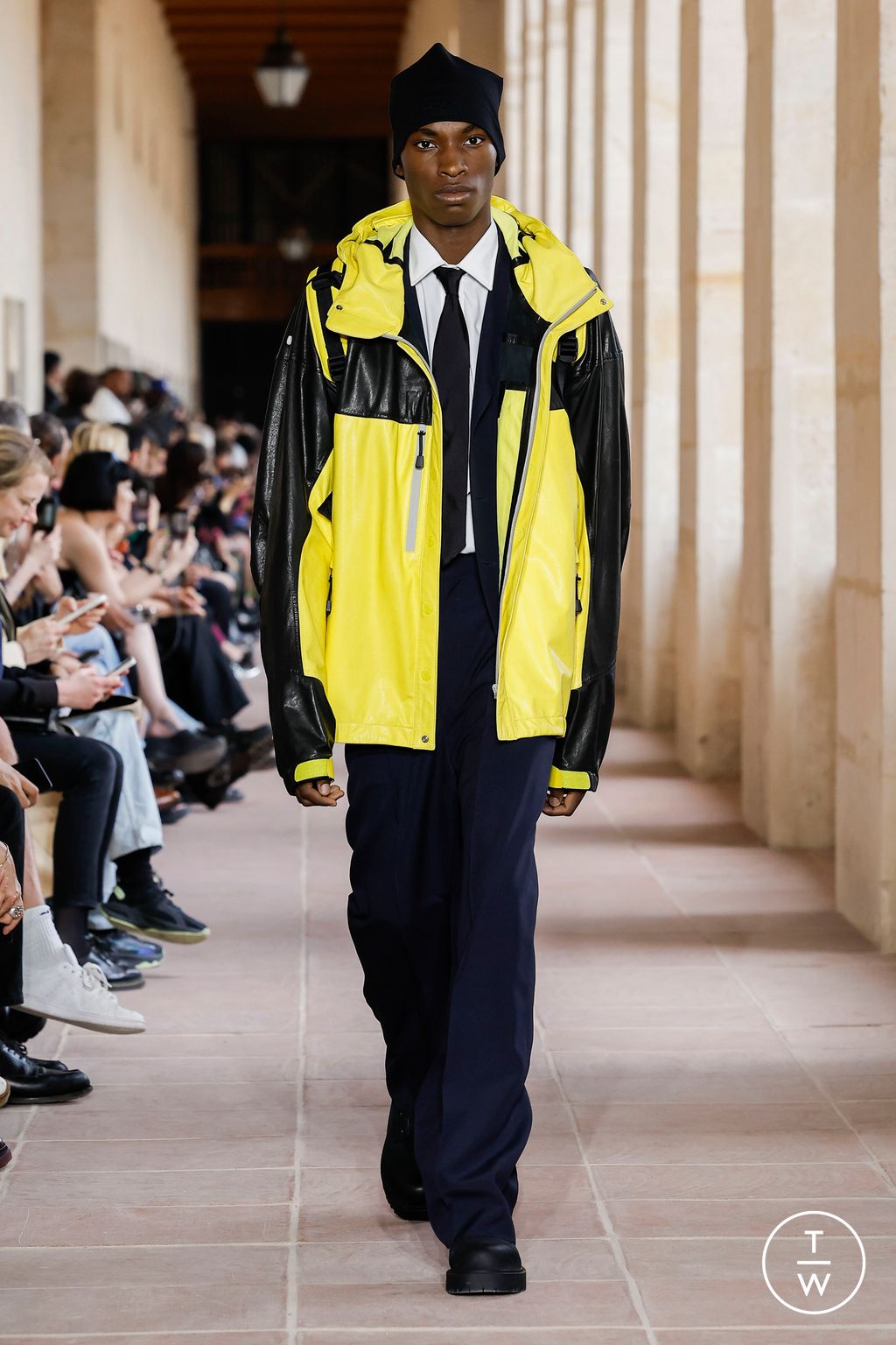 Fashion Week Paris Spring/Summer 2024 look 11 from the Givenchy collection 男装