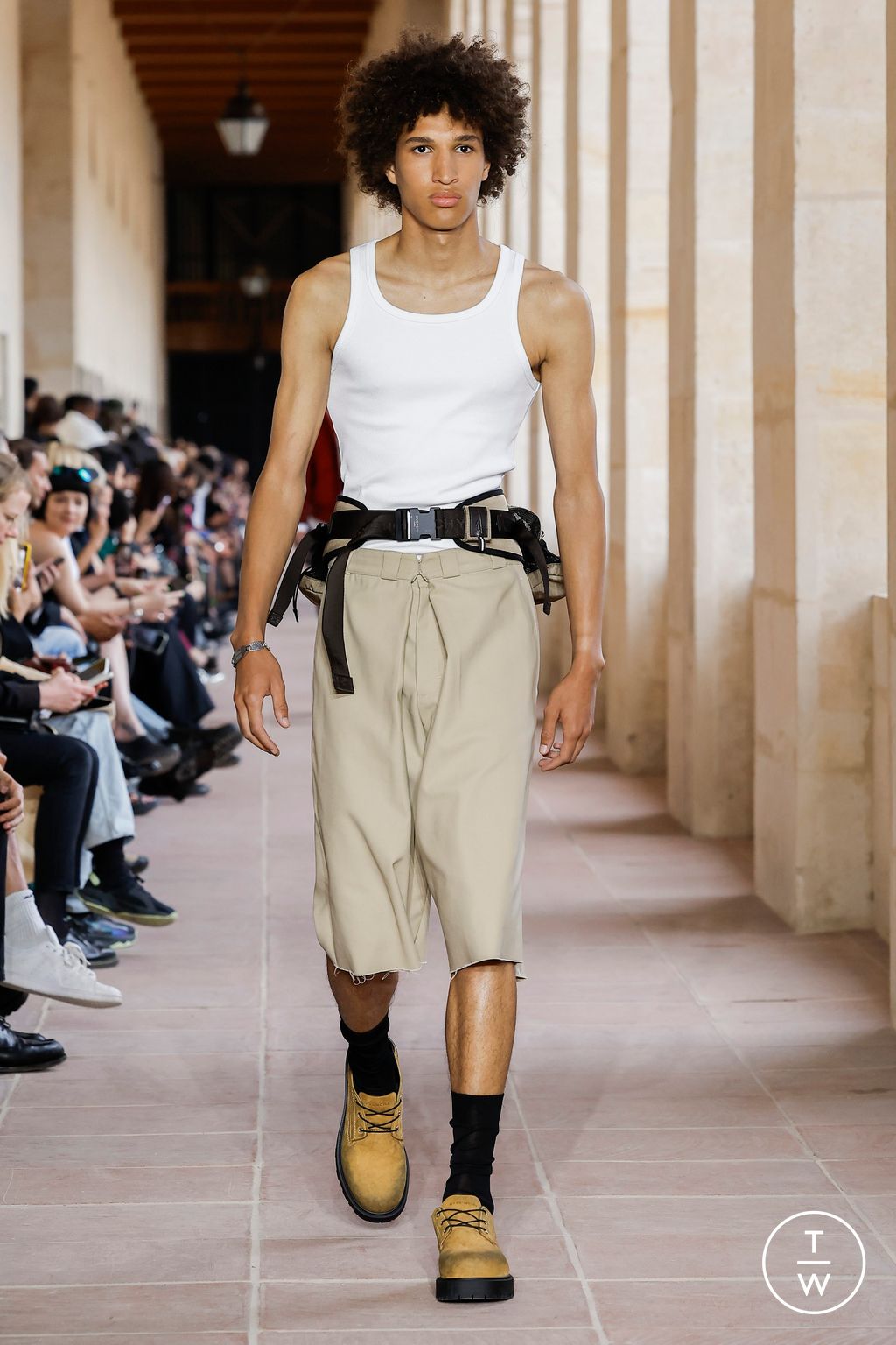 Fashion Week Paris Spring/Summer 2024 look 18 from the Givenchy collection 男装