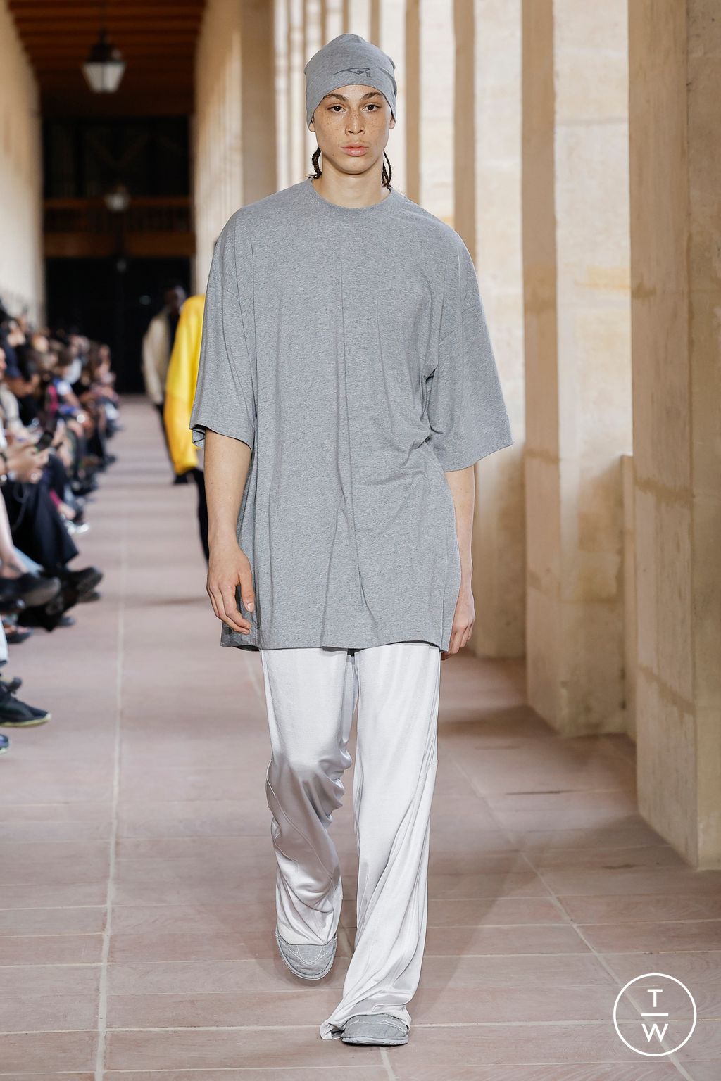 Fashion Week Paris Spring/Summer 2024 look 22 from the Givenchy collection 男装