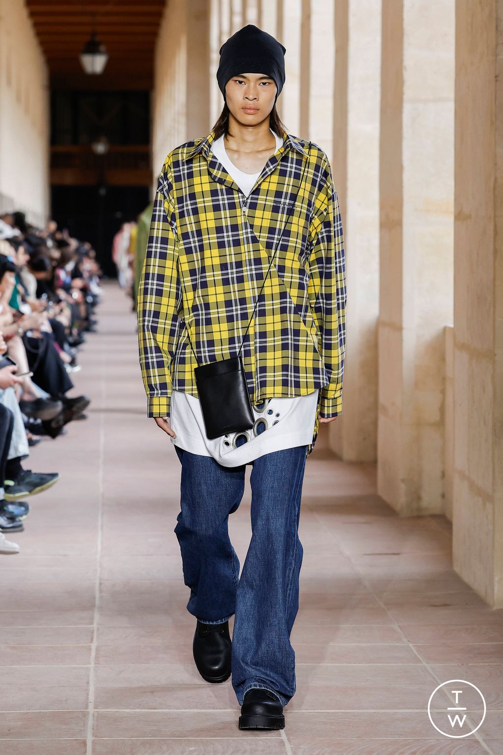 Fashion Week Paris Spring/Summer 2024 look 28 de la collection Givenchy menswear
