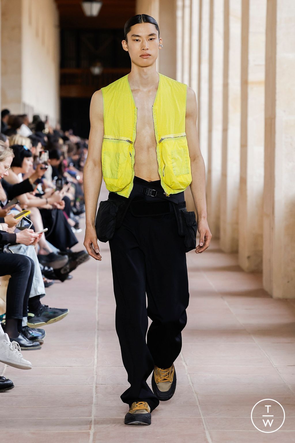 Fashion Week Paris Spring/Summer 2024 look 31 de la collection Givenchy menswear