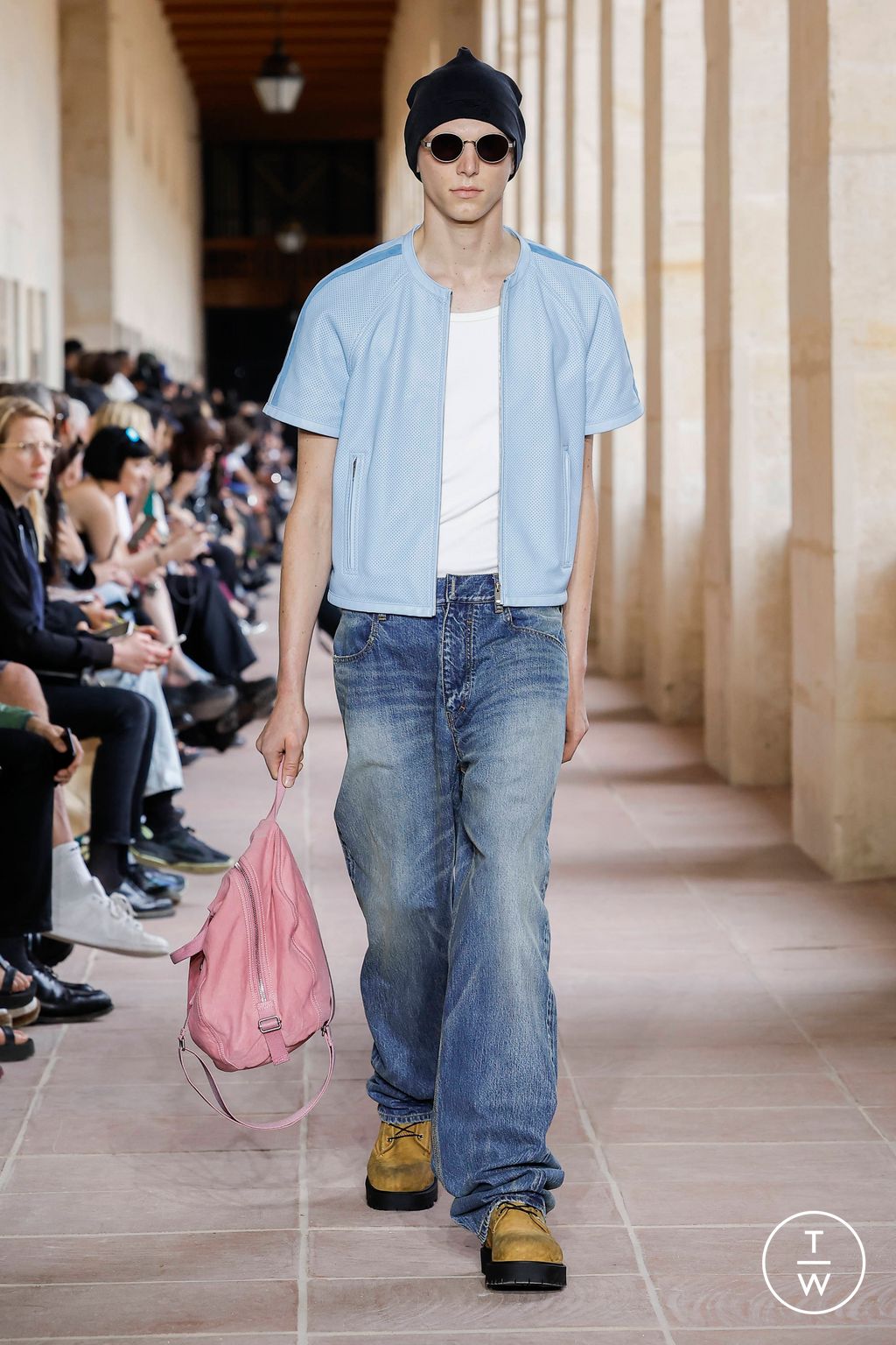 Fashion Week Paris Spring/Summer 2024 look 34 from the Givenchy collection 男装